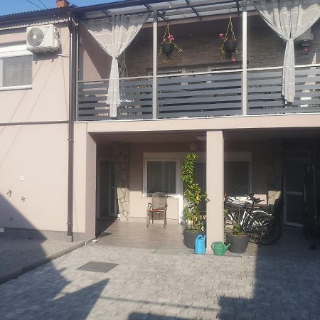 Nunanina Apartmani Pozega Exterior foto