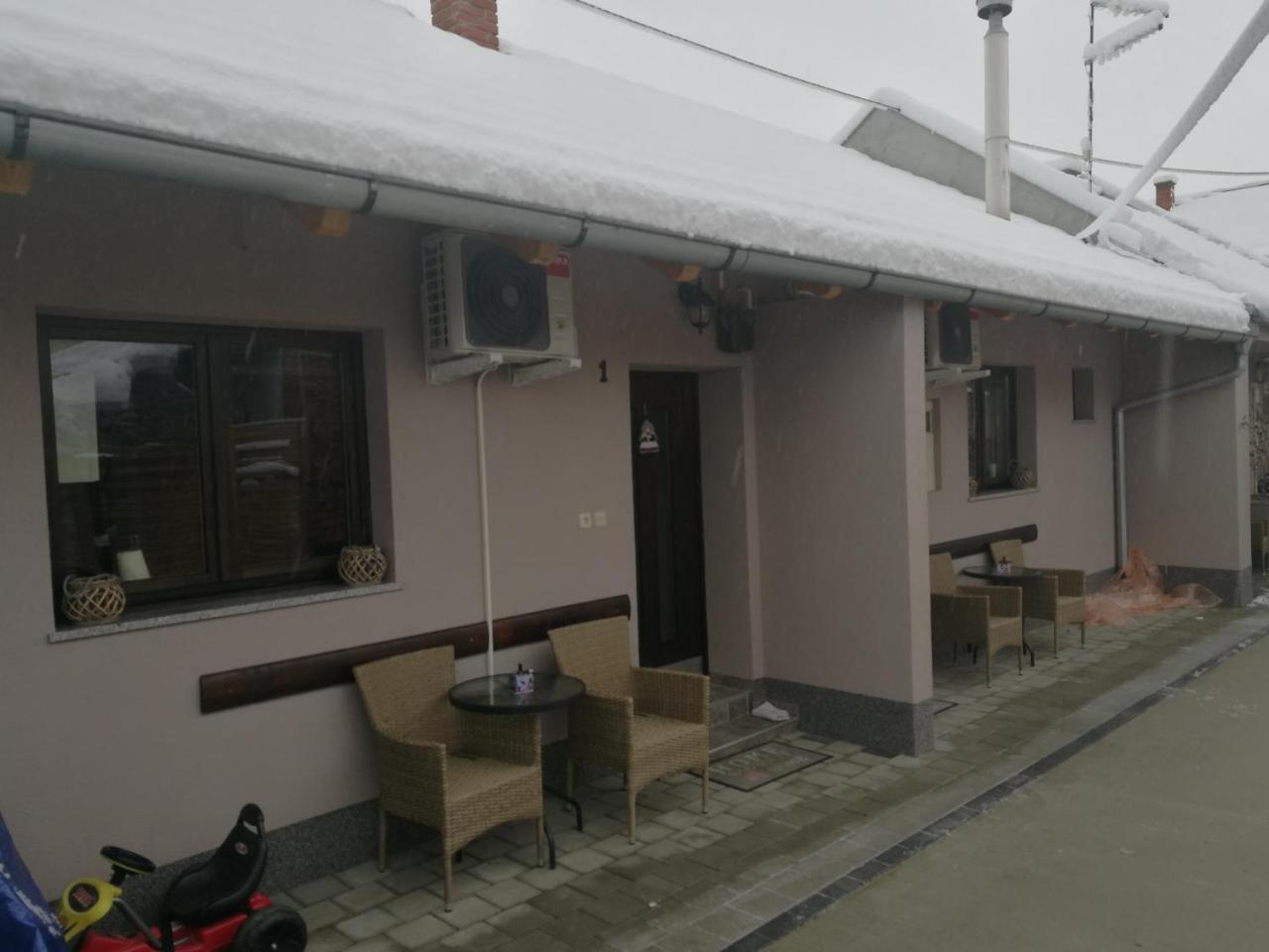 Nunanina Apartmani Pozega Exterior foto